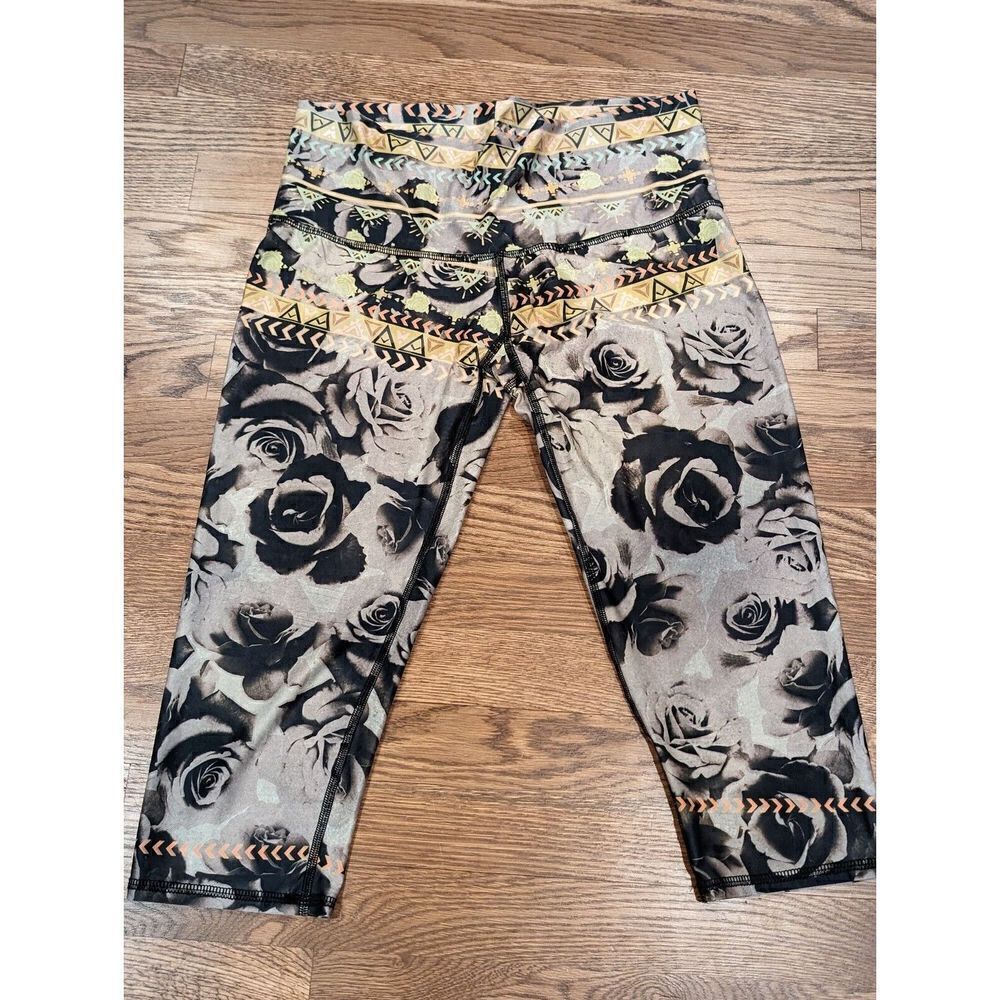 TEEKI Desert Rose Goddess Gold Stretch Yoga Workout CAPRI Gray Yellow Women L